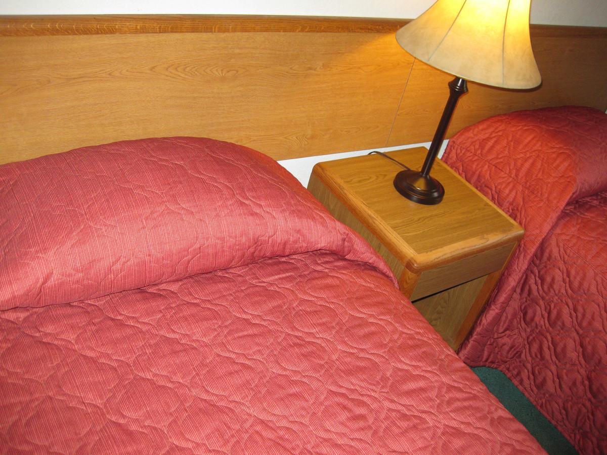 Lake Cowichan Lodge Екстер'єр фото